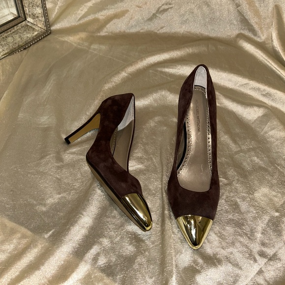 Velvet Mocha Heels with Gold Toe - Picture 1 of 6